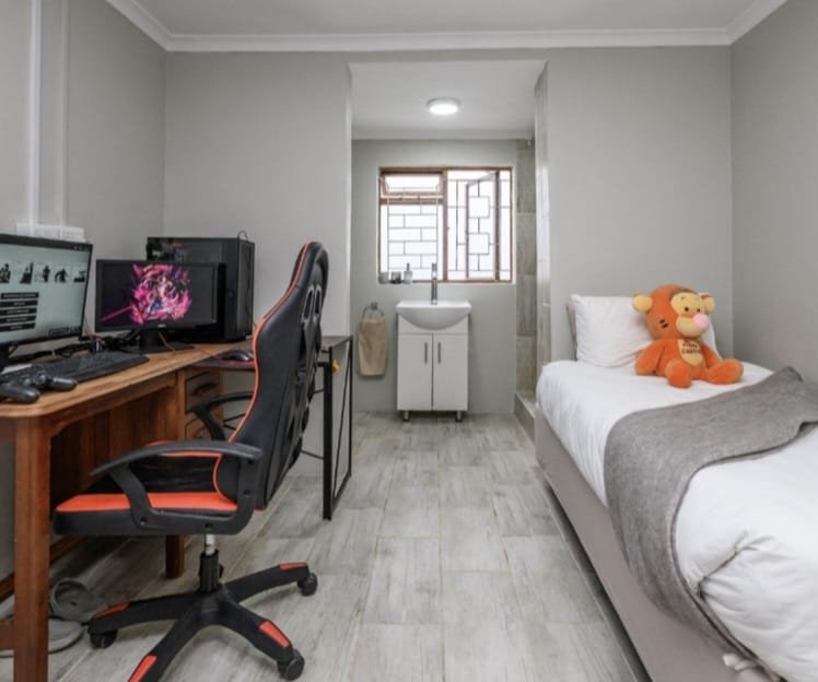 5 Bedroom Property for Sale in Mill Park Eastern Cape